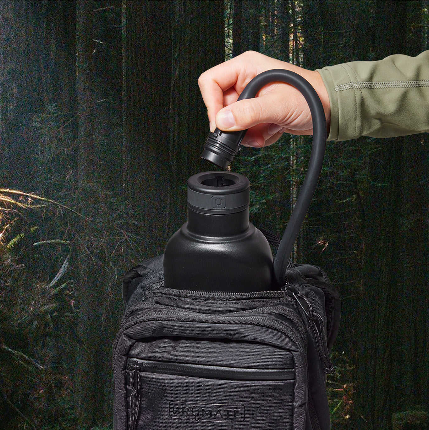 Leakproof quick release system on the Parargon hydration pack
